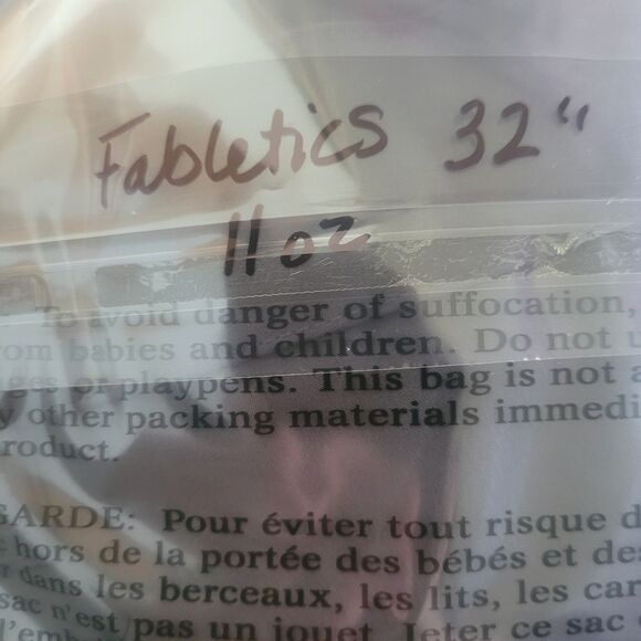 Fabletics Flat Front Ankle Length Performance Pants Men's Size 32 Gray Golf - Picture 9 of 9